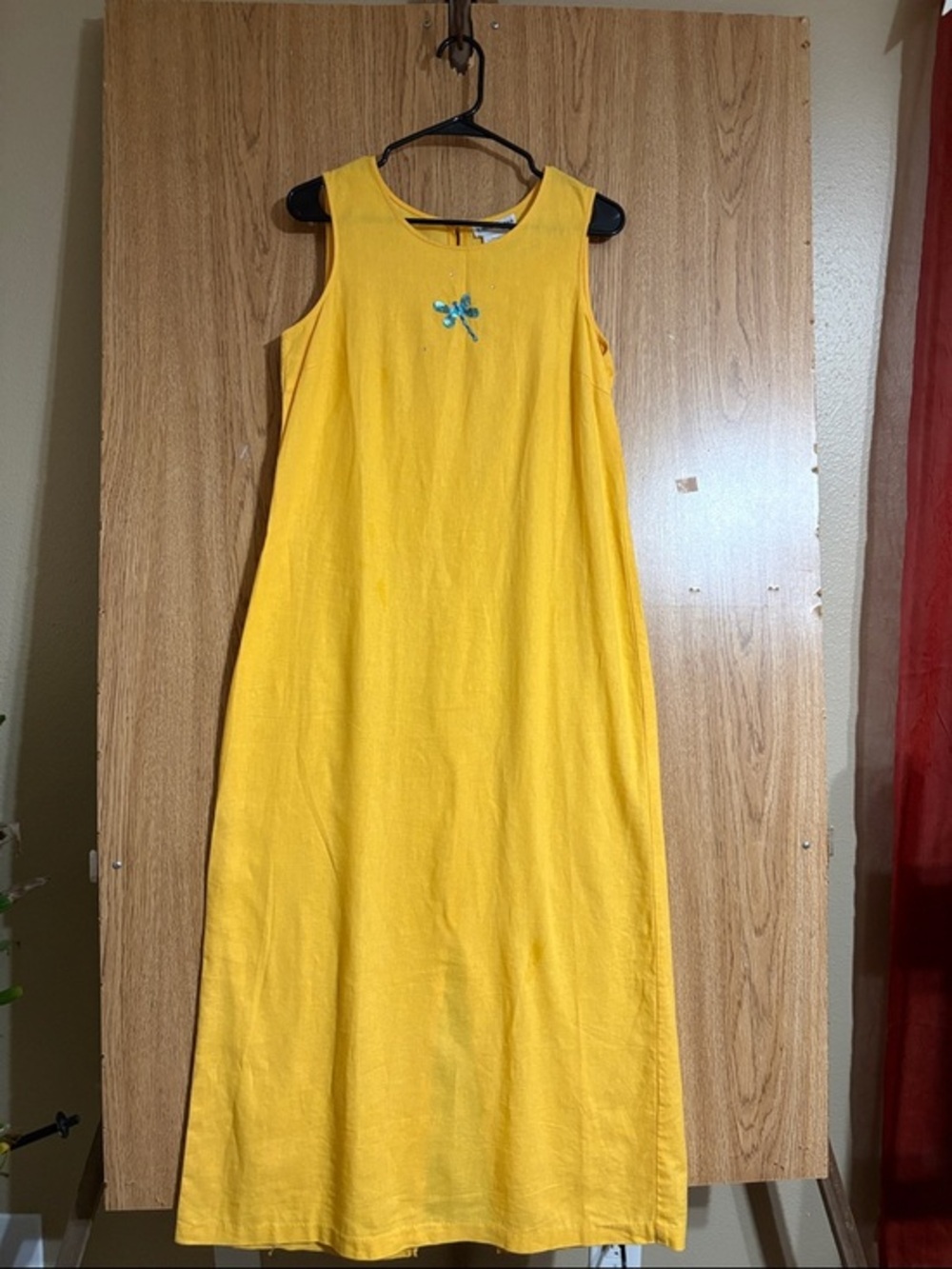 Vintage Yellow Sleeveless Maxi Dress with Embroidered Detail
